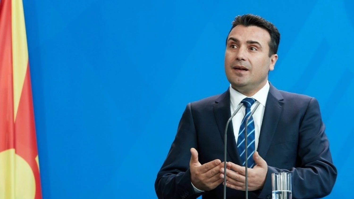 Θρίλερ και πολιτική κρίση στα Σκόπια: Στον «αέρα» η Συμφωνία των Πρεσπών – Δημοσκόπηση δίνει προβάδισμα στο «όχι» – Εθνοτικός «διχασμός» εν όψει